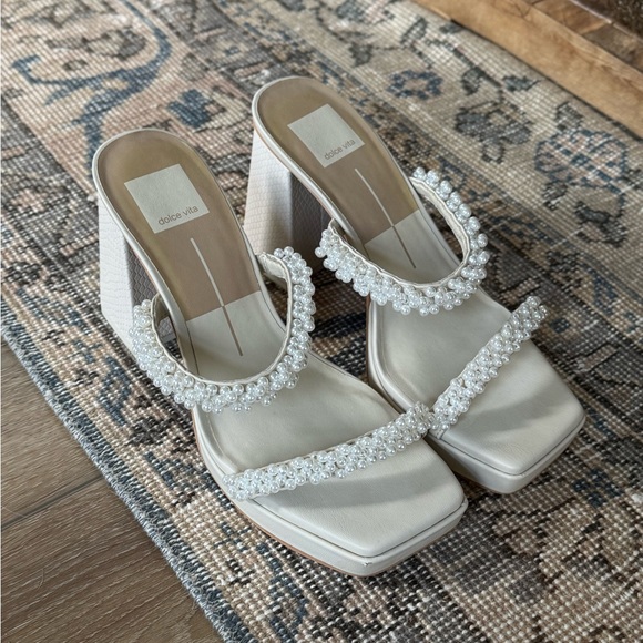 dolce vita ariele heels in vanilla pearl - Picture 1 of 9
